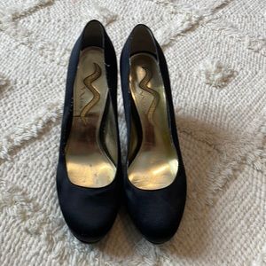Nina black satin platform pumps size 8